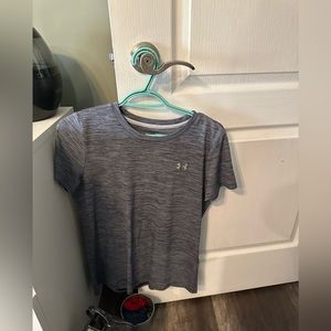 Under armour medium workout shirt grey